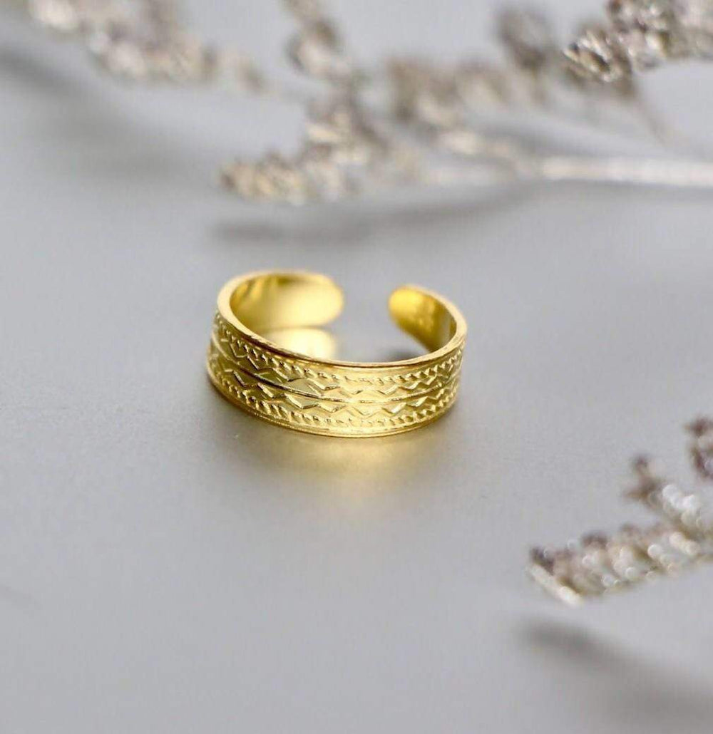 14K Gold Ring, 2mm Horizontal Bar Ring, Gold Stackable Ring, 2023, –  Diamond Origin